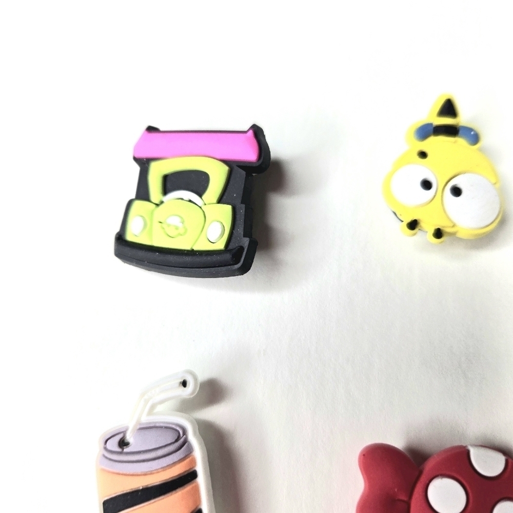 Crocs Jibits set of 9. - Picture 7 of 11